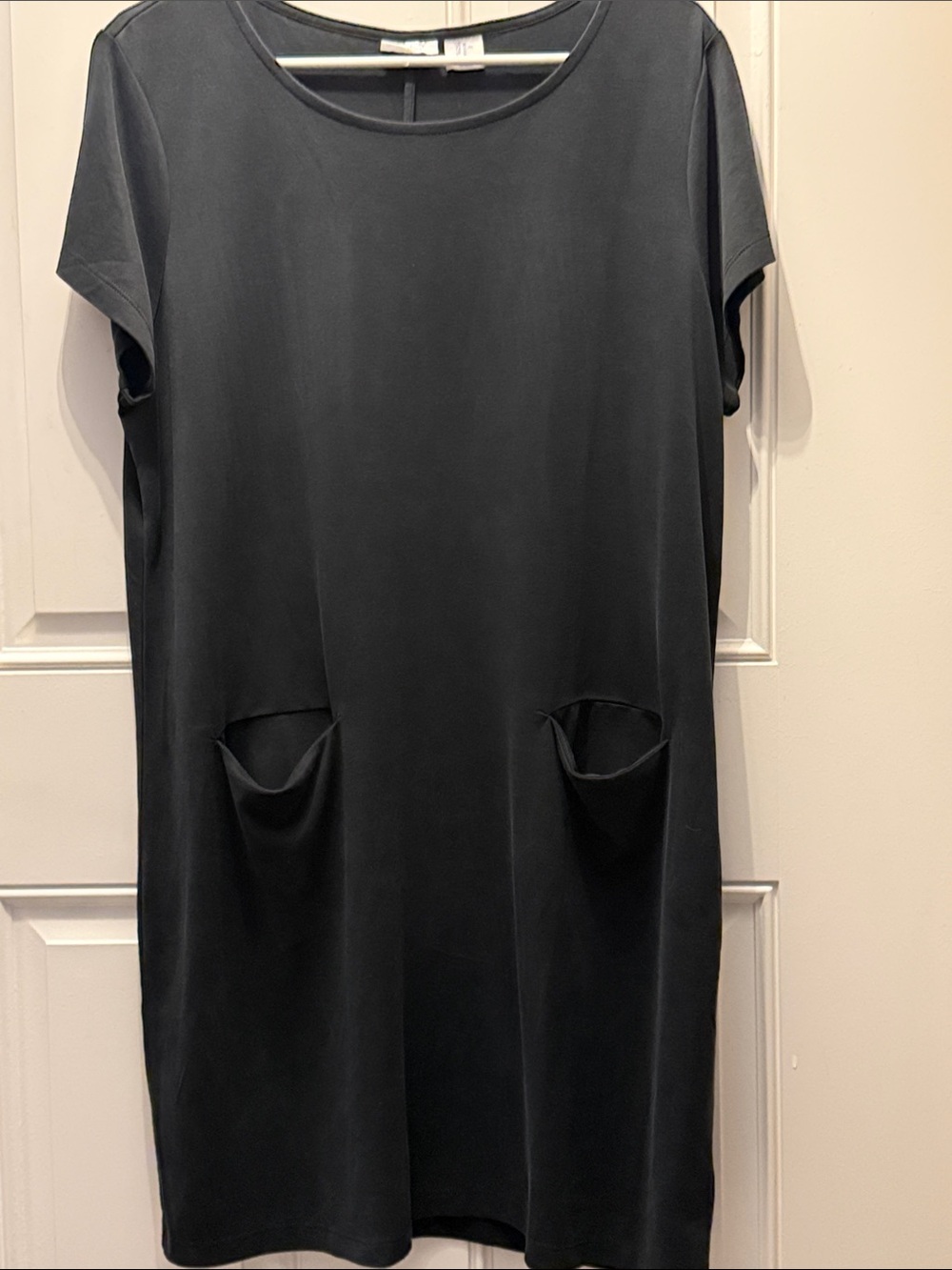 Black/Navy Short Sleeve Midi Dress with Front Pockets
